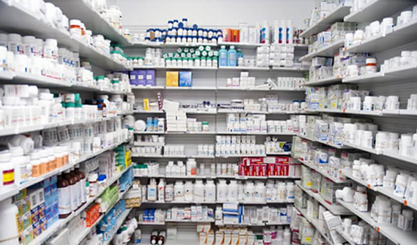 何故、薬局の調剤室の薬の入れ物は白くて不透明な容器ばかりですか？